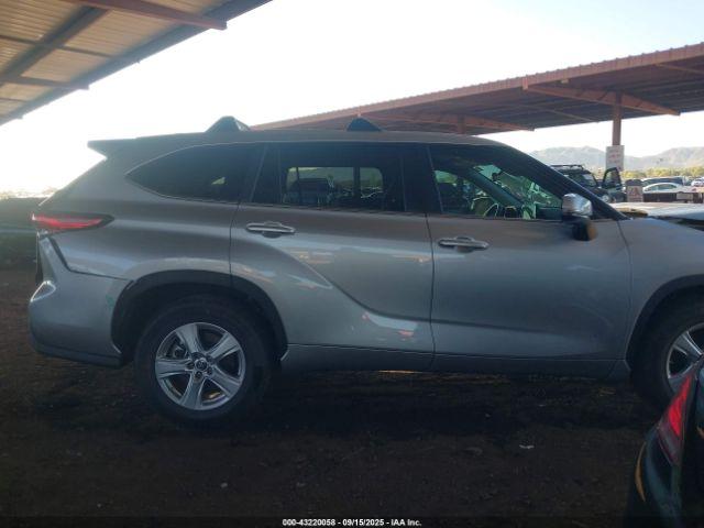 Toyota Highlander Le Image 2