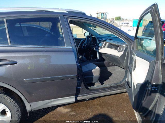 Toyota RAV4 Le Image 3