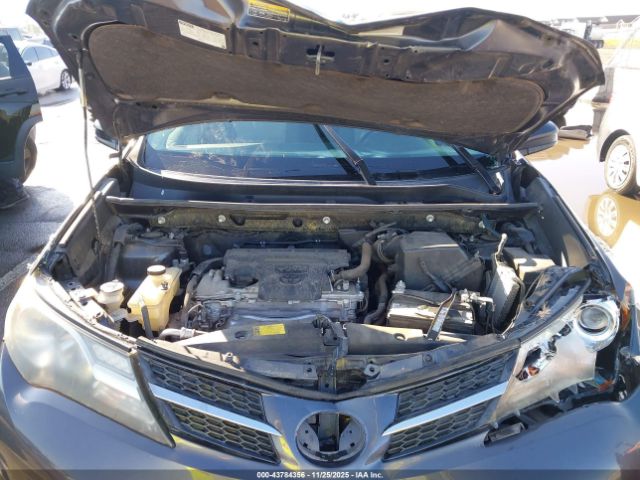 Toyota RAV4 Le Image 6