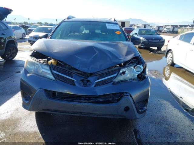 Toyota RAV4 Le Image 11