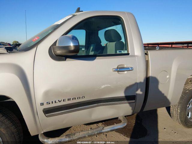 Chevrolet Silverado 1500 Work Truck Image 13