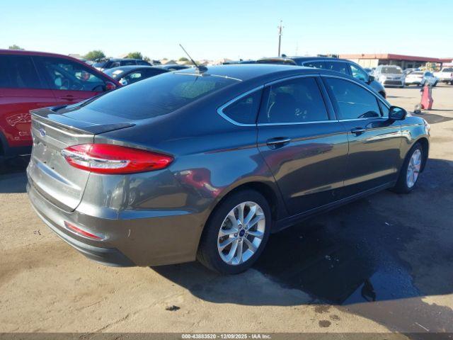 Ford Fusion Titanium Image 12