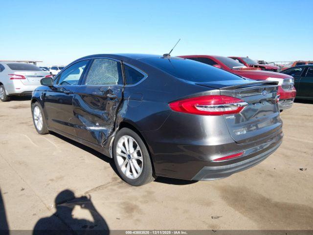 Ford Fusion Titanium Image 11