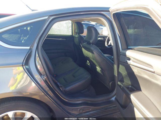 Ford Fusion Titanium Image 4