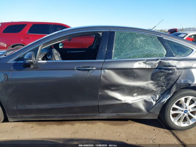 Ford Fusion Titanium Image 6