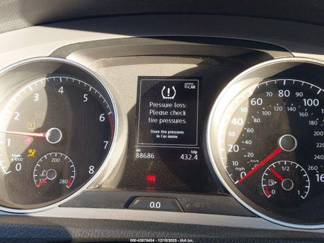 Volkswagen Golf Tsi S 2-door Image 7