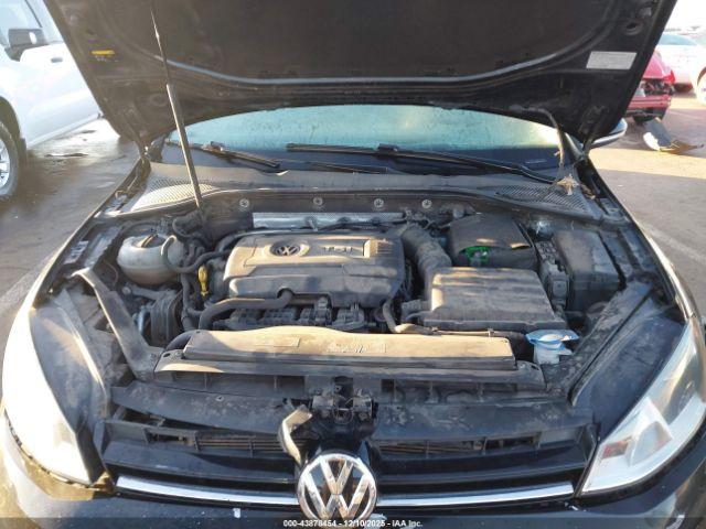 Volkswagen Golf Tsi S 2-door Image 5