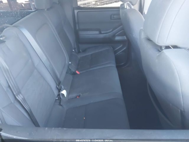 Nissan Frontier S 4x2 Image 9