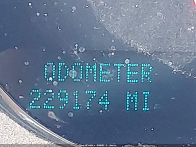 Chevrolet Suburban 1500 Lt1 Image 8