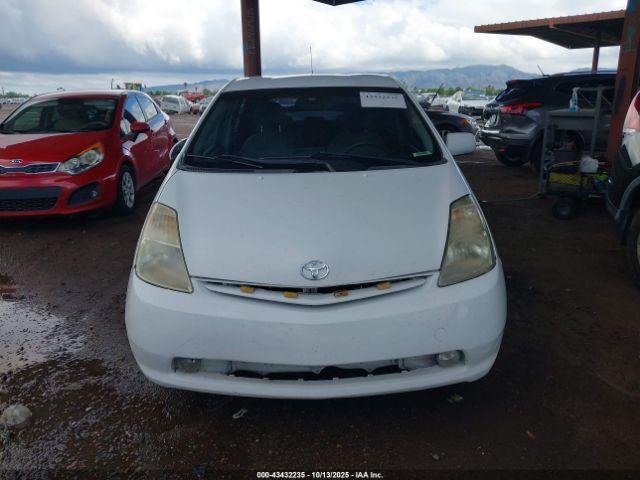 Toyota Prius Image 12