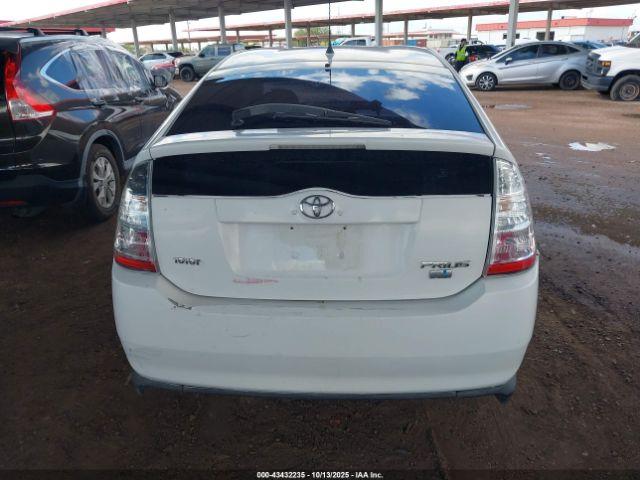 Toyota Prius Image 14