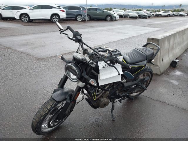 Husqvarna SVARTPILEN 401 Image 8