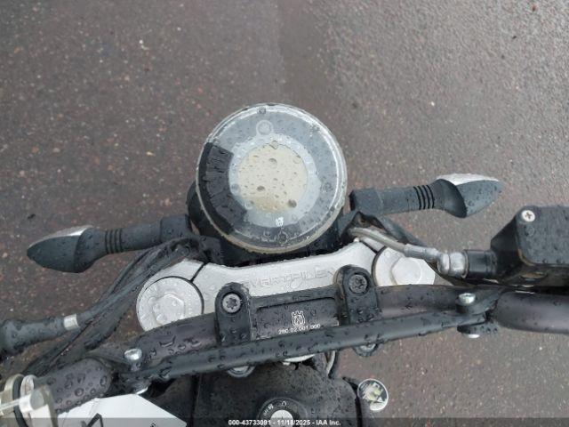 Husqvarna SVARTPILEN 401 Image 4