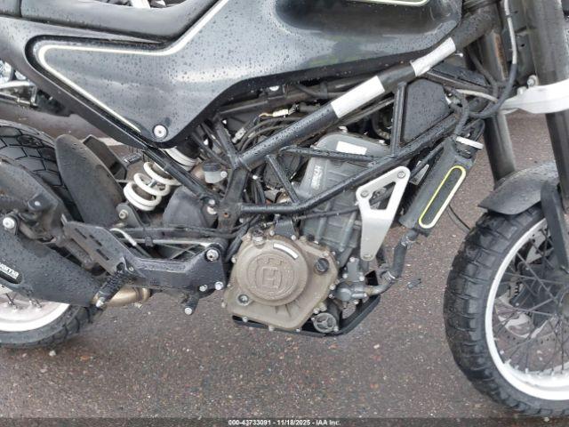 Husqvarna SVARTPILEN 401 Image 12