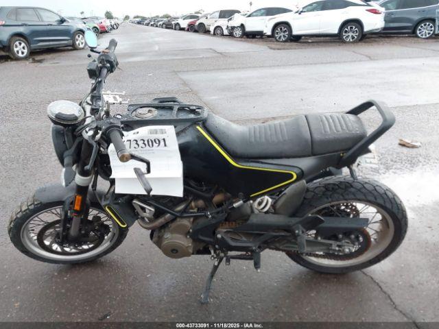 Husqvarna SVARTPILEN 401 Image 6