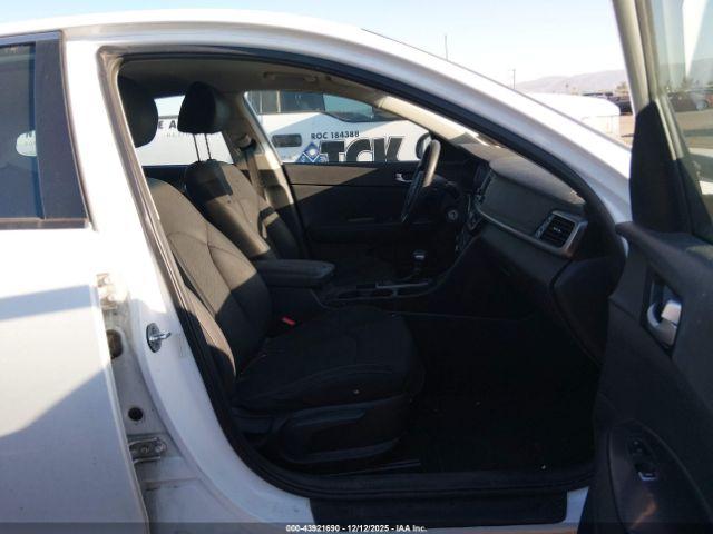 Kia Optima Lx Image 2