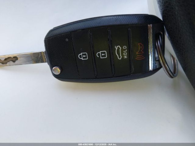 Kia Optima Lx Image 10