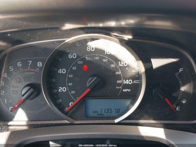 Toyota RAV4 Le Image 5