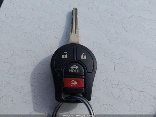 Nissan Versa 1.6 Sv Image 11