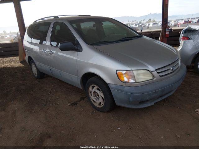 Toyota Sienna Le Image 1