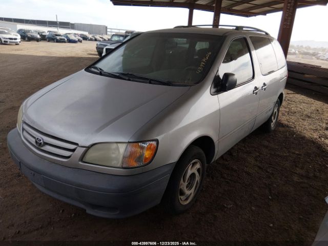 Toyota Sienna Le Image 5
