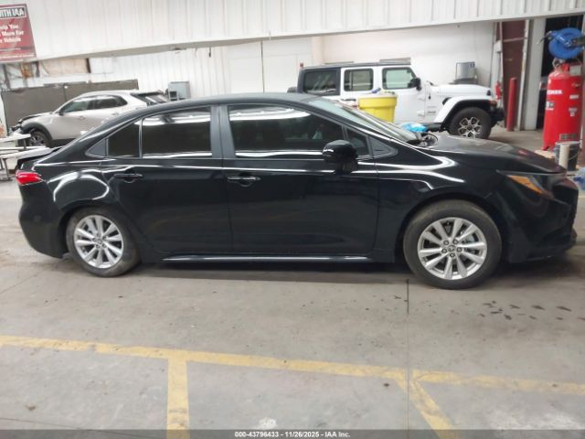 Toyota Corolla Le Image 11