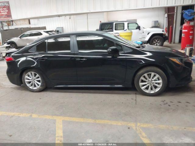 Toyota Corolla Le Image 11