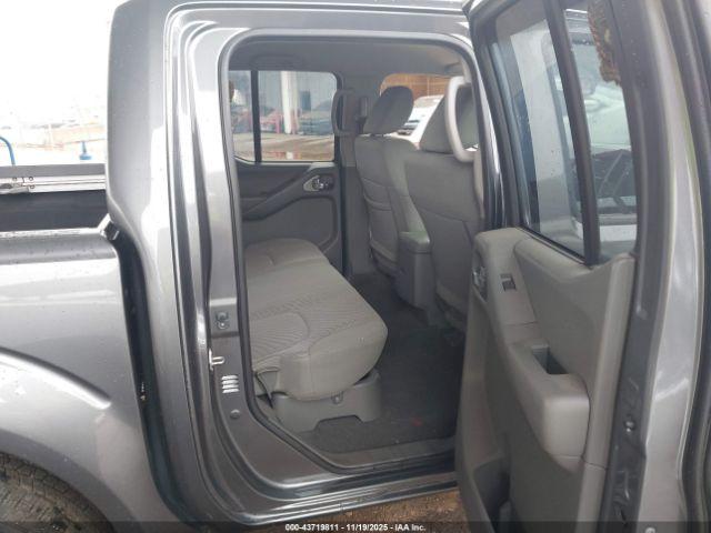 Nissan Frontier Sv Image 10