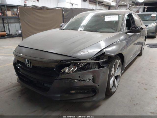 Honda Accord Touring 2.0t Image 9