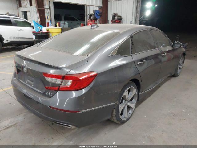 Honda Accord Touring 2.0t Image 14
