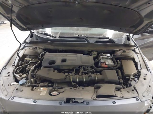 Honda Accord Touring 2.0t Image 12