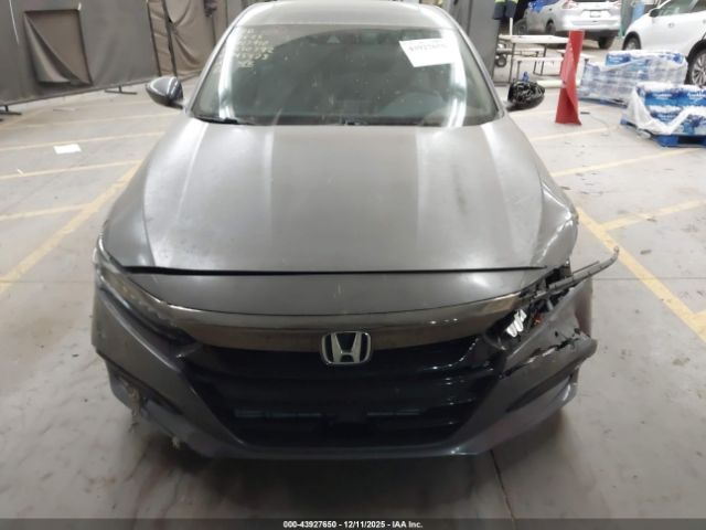 Honda Accord Touring 2.0t Image 3
