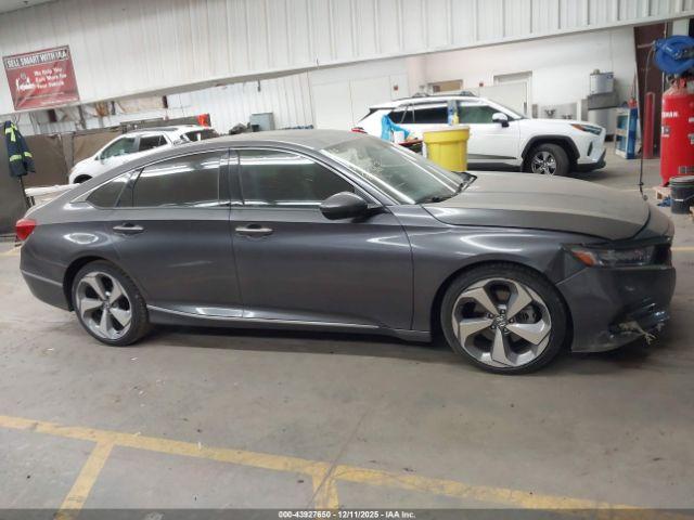 Honda Accord Touring 2.0t Image 6