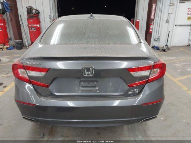 Honda Accord Touring 2.0t Image 4