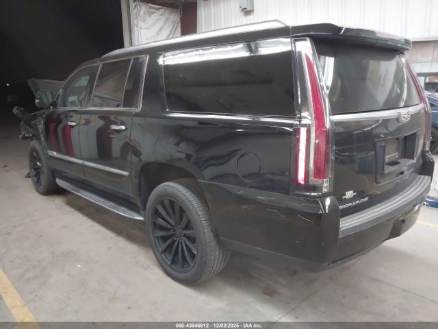 Cadillac Escalade Luxury Image 2