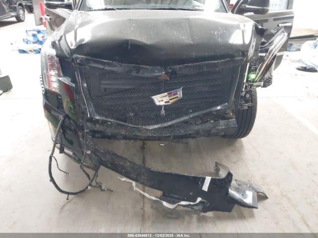 Cadillac Escalade Luxury Image 4