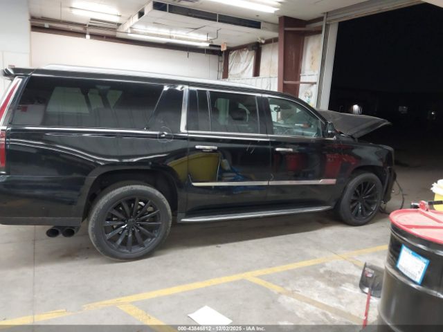 Cadillac Escalade Luxury Image 7