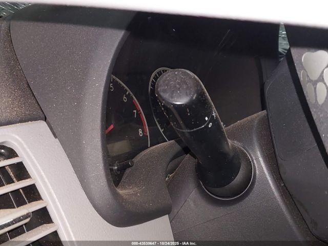 Toyota Corolla Le Image 9