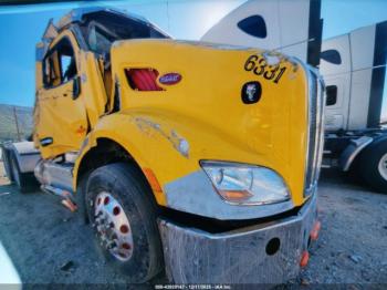  Salvage Peterbilt 579