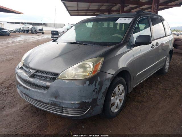 Toyota Sienna Le Image 6