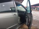 Toyota Sienna Le Image 8