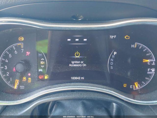 Jeep Grand Cherokee Laredo Image 10