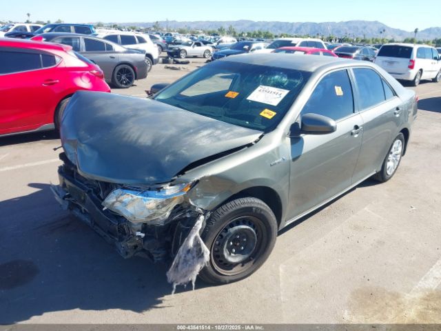 Toyota Camry Le Image 12