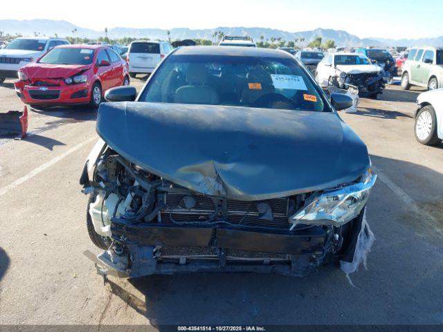 Toyota Camry Le Image 5