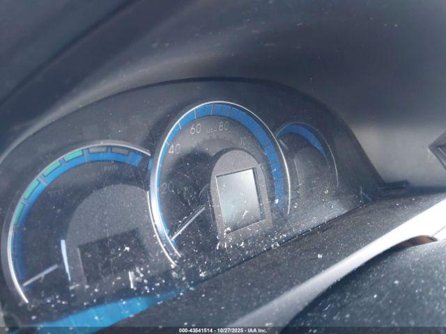 Toyota Camry Le Image 14