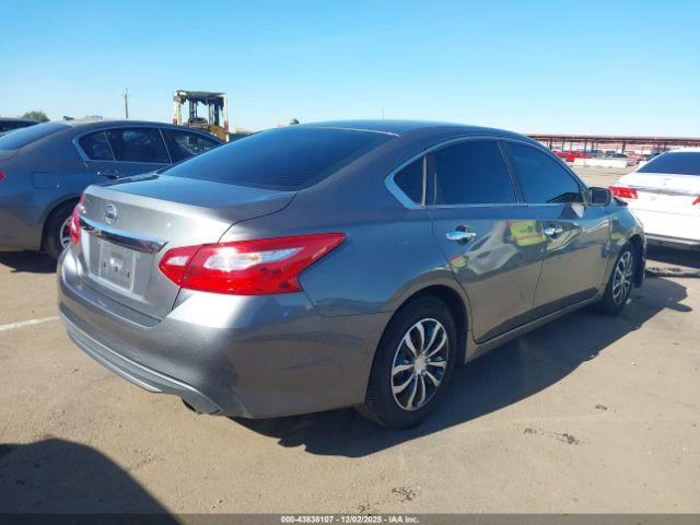 Nissan Altima 2.5 S Image 12