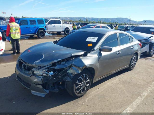 Nissan Altima 2.5 S Image 3