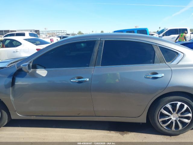 Nissan Altima 2.5 S Image 10