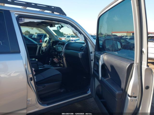 Toyota 4Runner Sr5 Image 8