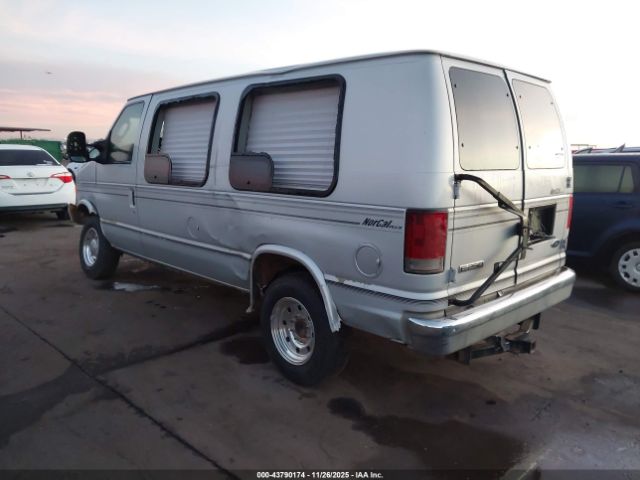 Ford E-250 Image 15